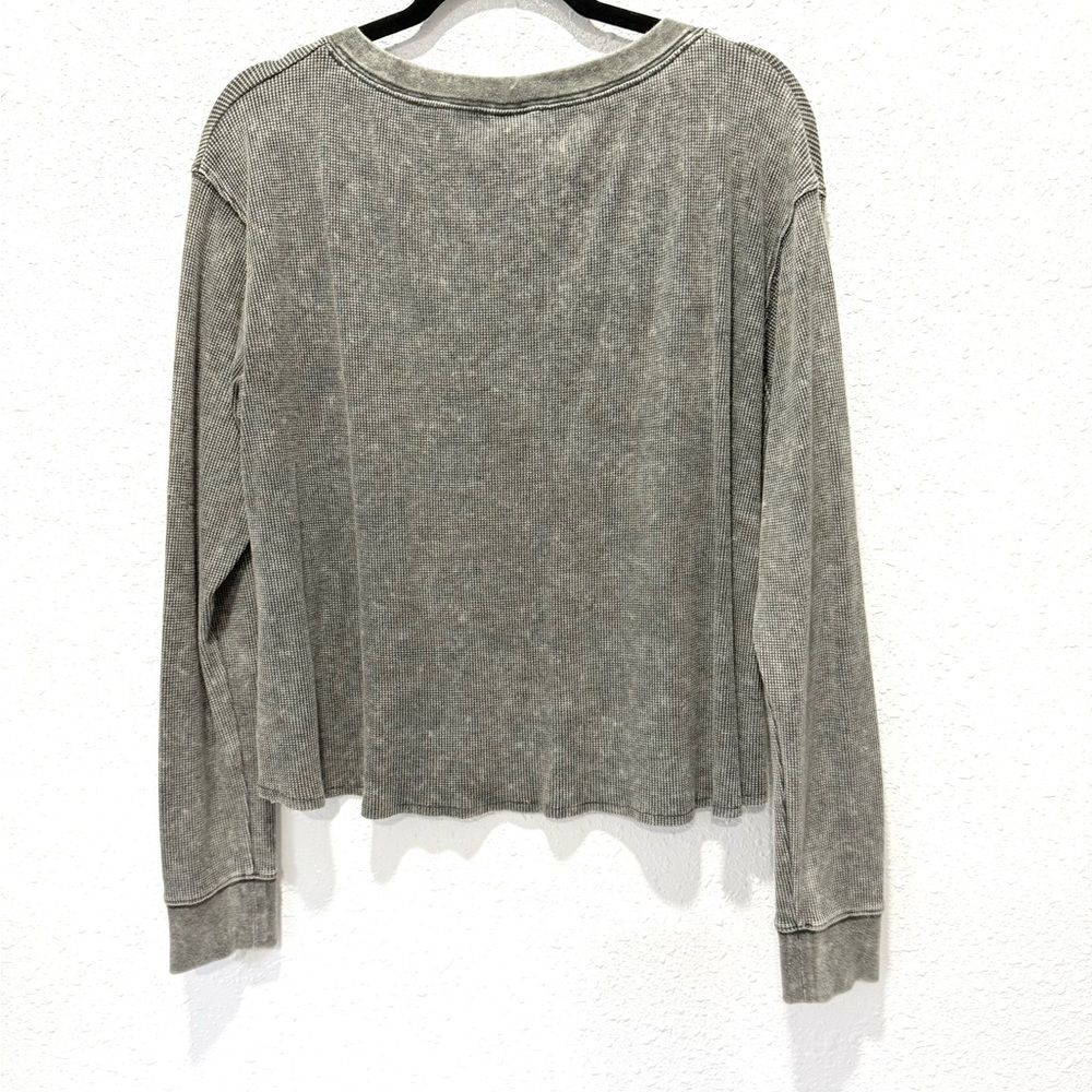 Victoria's Secret thermal gray Long Sleeve V-Neck  crop‎ Top L - Picture 3 of 4